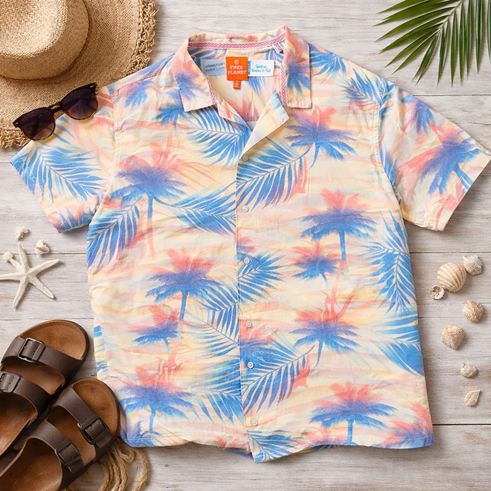 Free Planet‎ Tropical Palm Button Up Shirt Large Resort Hawaiian Vacation Beach